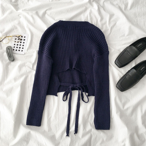 Γυναικείο casual πουλόβερ με οβάλ λαιμόκοψη  με κορδόνια σε μπλε και άσπρο χρώμα