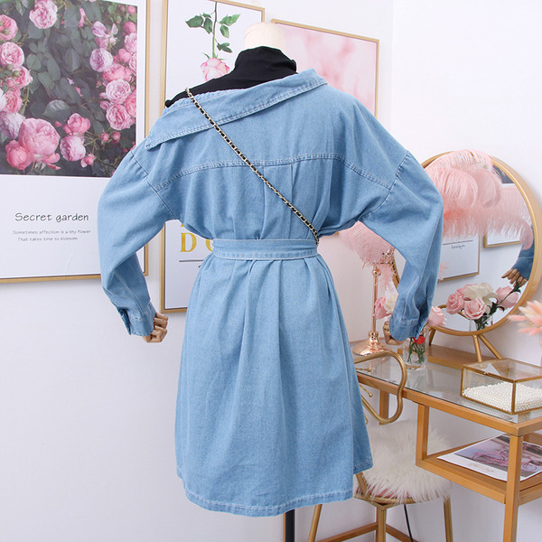 Μοντέρνο γυναικείο φόρεμα denim  κουμπιά σε μπλε χρώμα