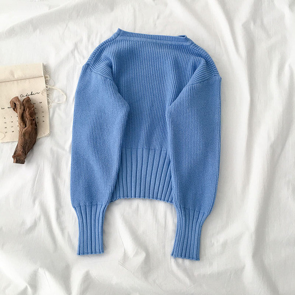 Pulover casual de dama cu decolteu oval si maneci lungi in albastru si negru