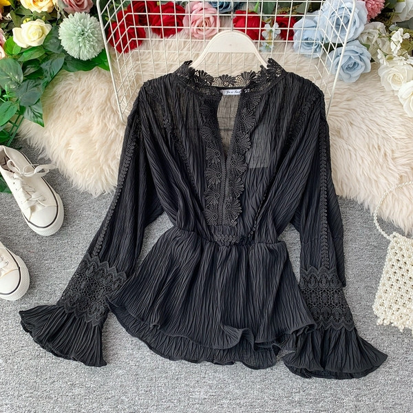 Cămașă de damă modernă cu broderie în alb și negru