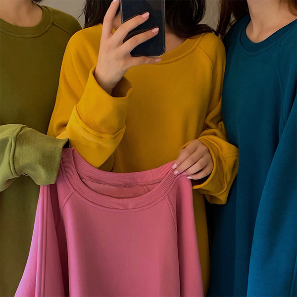 Μακρύ και φαρδύ φούτερ σε διάφορα χρώματα