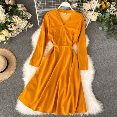 Μοντέρνο γυναικείο φόρεμα  με λαιμόκοψη σε διάφορα χρώματα