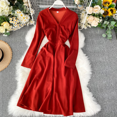 Μοντέρνο γυναικείο φόρεμα  με λαιμόκοψη σε διάφορα χρώματα