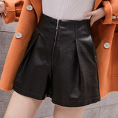 Νέο μοντέλο κοντό γυναικείο παντελόνι από οικολογικό δέρμα με φερμουάρ σε μαύρο χρώμα