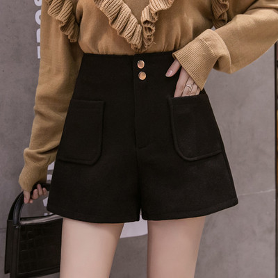 Νέο μοντέλο γυναικεία σορτς με τσέπες και κουμπιά σε μπεζ, καφέ και μαύρο χρώμα