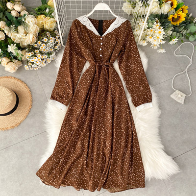 Modern női ruha virágmintával és nyakkendőkkel több színben