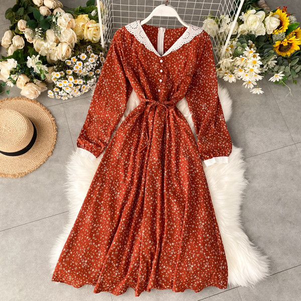 Modern női ruha virágmintával és nyakkendőkkel több színben