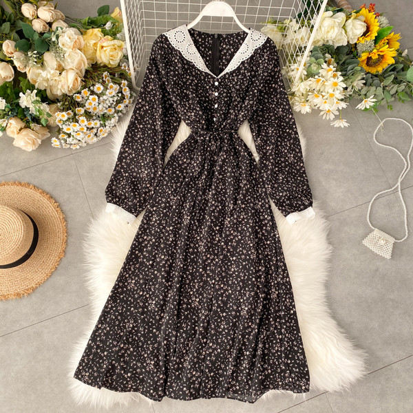 Modern női ruha virágmintával és nyakkendőkkel több színben