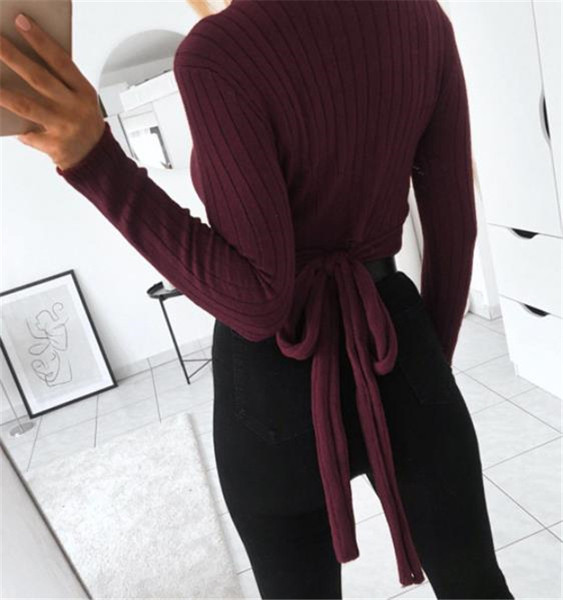 Μοντέρνο γυναικείο μπλουζάκι λεπτό μοντέλο με υψηλό γιακά και κορδόνια