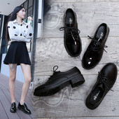 Καθημερινά γυναικεία παπούτσια με δεσμούς - δύο μοντέλα