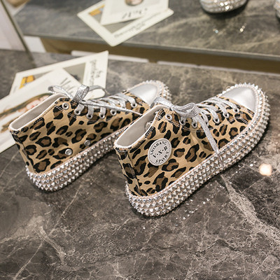 Γυναικεία αθλητικά πάνινα παπούτσια με πέτρες και ζωική τύπωμα