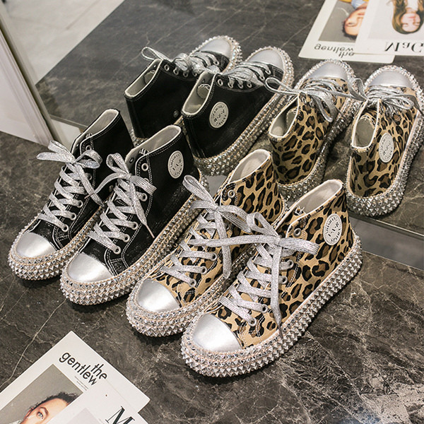 Γυναικεία αθλητικά πάνινα παπούτσια με πέτρες και ζωική τύπωμα