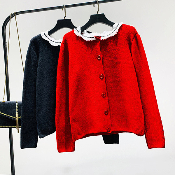 Vesta moderna de dama cu nasturi in negru, rosu si verde