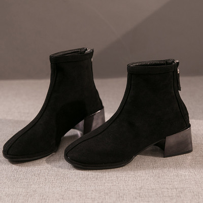 Cizme de damă elegante din piele intoarsa cu toc gros, in negru si bej