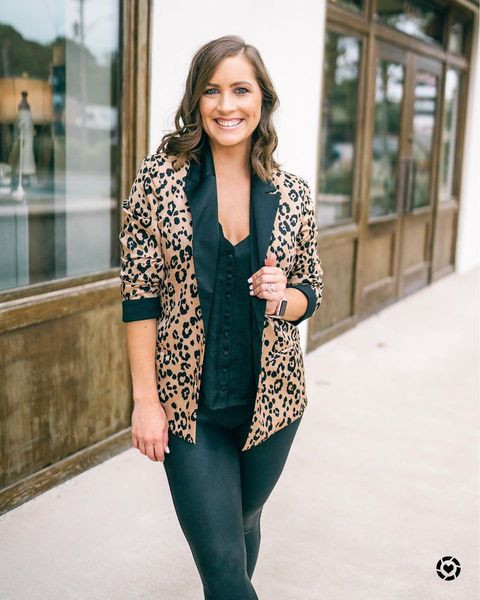 Νέο μοντέλο γυναικείο σακάκι με ζωικό τύπωμα και κουμπί σε καφέ χρώμα