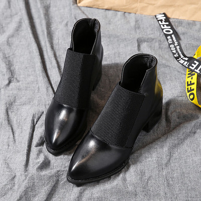 Μοντέρνα γυναικεία μποτάκια με παχιά τακούνια δύο μοντέλα