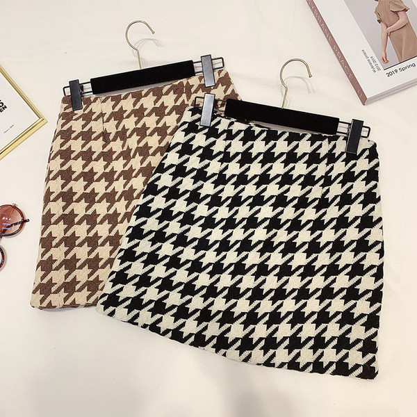 Fusta scurta de dama moderna in doua culori