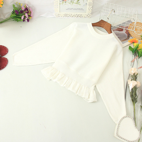 Μοντέρνο γυναικέιο πουλόβερ  με οβάλ ντεκολτέ σε μαύρο, λευκό, κίτρινο και κόκκινο χρώμα