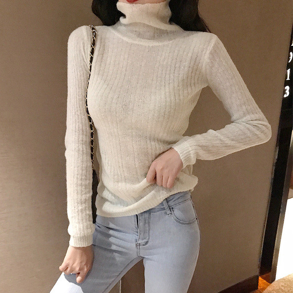 Γυναικείο πουλόβερ με μεγάλο κολάρο σε λευκό, κίτρινο και μπλε χρώμα