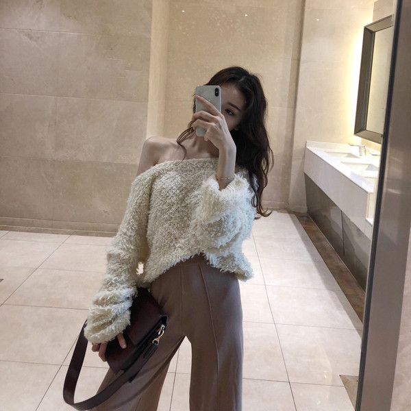 Φαρδύ χνουδωτό πουλόβερ σε δύο χρώματα