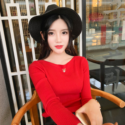 Μοντέρνα γυναικεία μπλούζα με στρογγυλό λαιμόκοψη και πέρλες σε διάφορα χρώματα