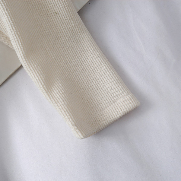 Μοντέρνα γυναικεία μπλούζα με κορδόνια και δαντέλα σε μαύρο και μπεζ χρώμα 