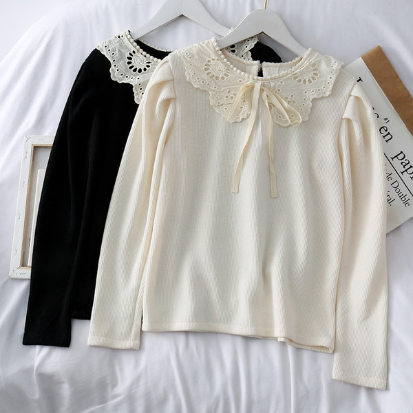 Μοντέρνα γυναικεία μπλούζα με κορδόνια και δαντέλα σε μαύρο και μπεζ χρώμα 