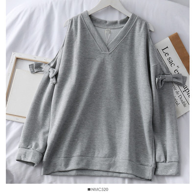 Μοντέρνα γυναικεία μπλούζα με γυμνά ώμους και κορδέλες σε γκρι, λευκό και μαύρο χρώμα