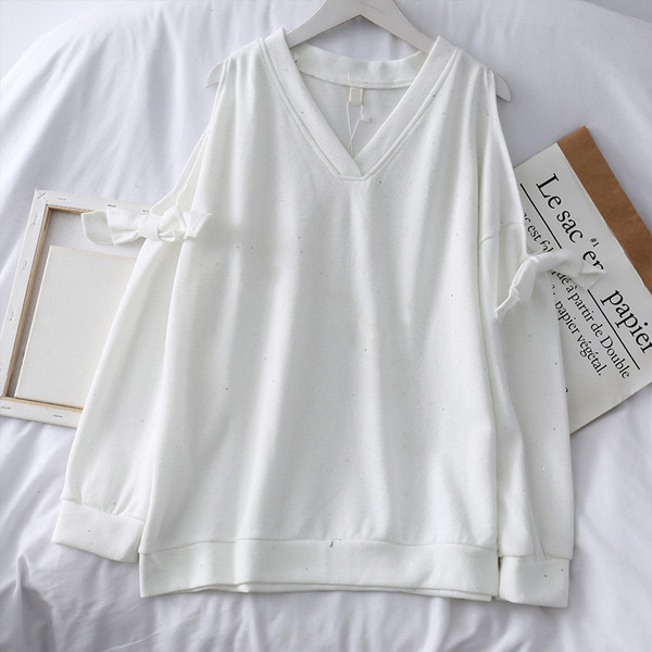 Μοντέρνα γυναικεία μπλούζα με γυμνά ώμους και κορδέλες σε γκρι, λευκό και μαύρο χρώμα