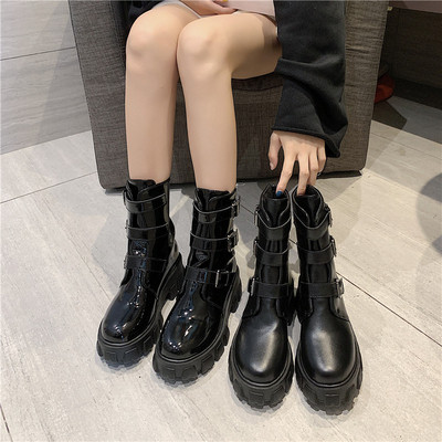 Γυναικείες μπότες με χοντρή σόλα με πόρπη - δύο μοντέλα σε μαύρο χρώμα