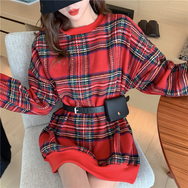 Μακρύ καρό μπλουζάκι σε κόκκινο χρώμα