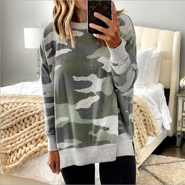 Γυναικείο casual πουλόβερ με οβάλ ντεκολτέ και μοτίβο καμουφλάζ