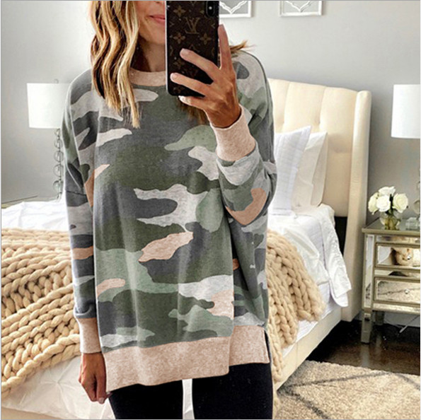 Γυναικείο casual πουλόβερ με οβάλ ντεκολτέ και μοτίβο καμουφλάζ