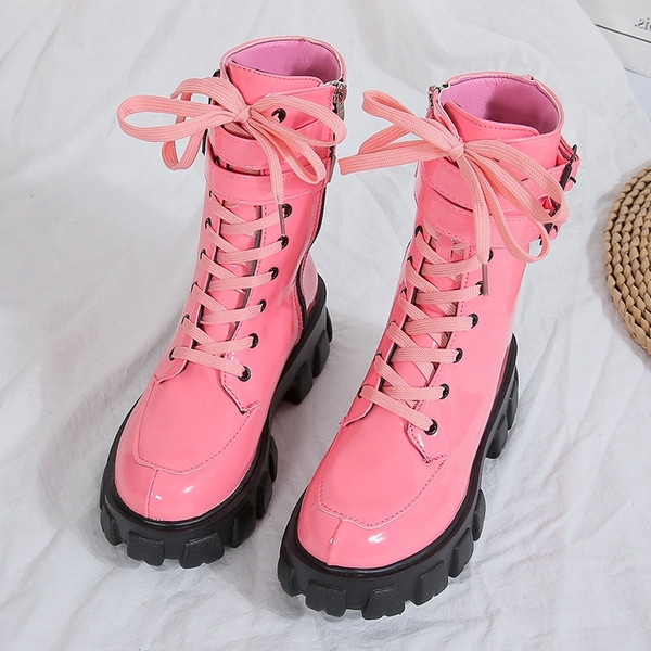 Cizme de dama cu sireturi si talpa plata in albastru, negru si roz