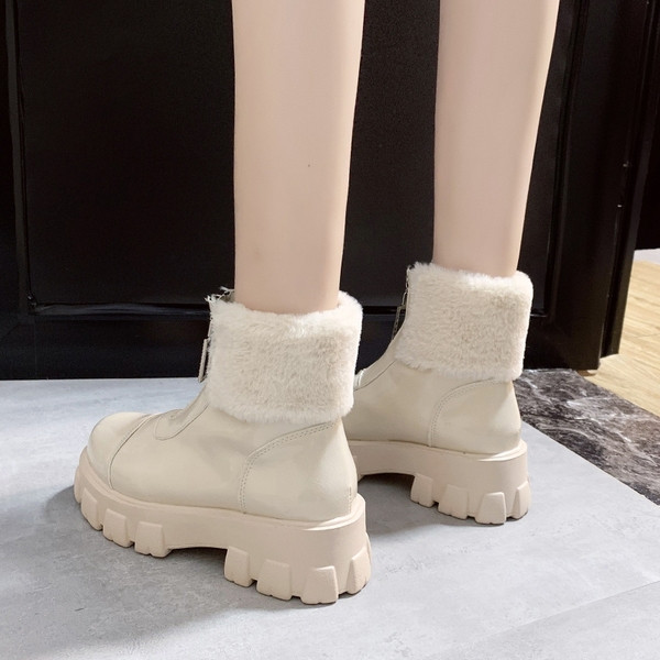 Cizme casual de dama cu fermoar si puf in negru si bej