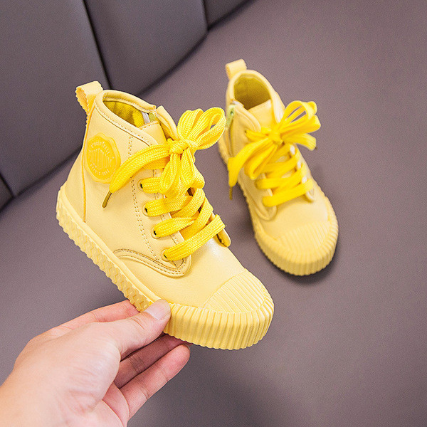 Modern, lapos talpú és nyakkendős gyerekcipő lányoknak négy színben