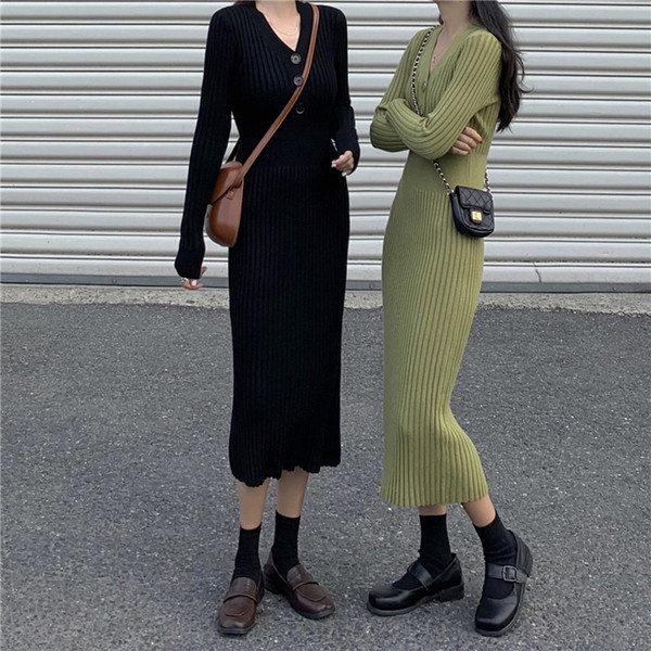 Rochie lungă, tricotată, de culoare verde și negru