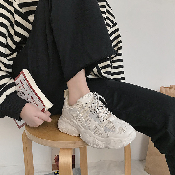 Casual γυναικεία παπούτσια με πολύχρωμους δεσμούς