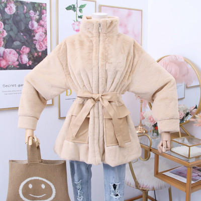 Νέο μοντέλο μοντέρνο γυναικείο παλτό με τσέπες και ζώνη σε μαύρο, λευκό και καφέ χρώμα