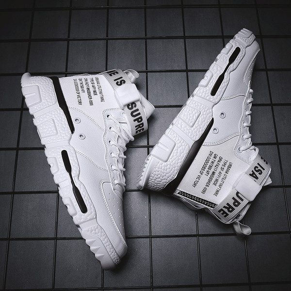 Μοντέρνα ανδρικά αθλητικά παούτσια με κορδόνια και χοντρά σόλα σε τρία χρώματα