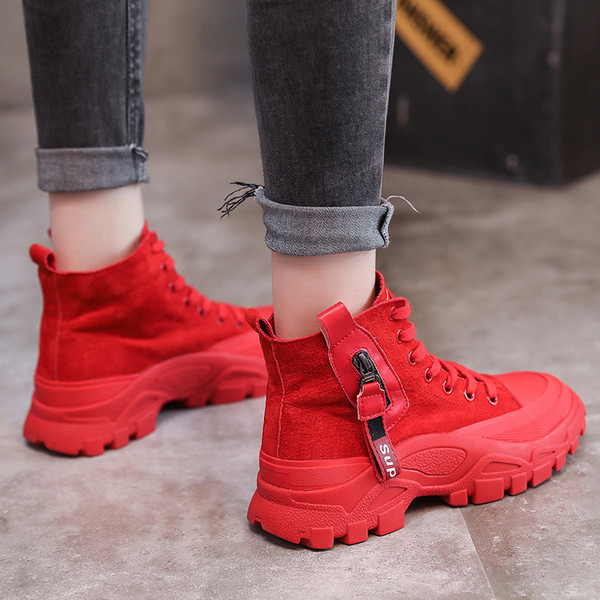 Γυναικεία καθημερινά αθλητικά πάνινα παπούτσια σε κόκκινο, μαύρο και μπεζ χρώμα