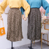 Fusta de dama model nou cu model in maro, albastru si negru