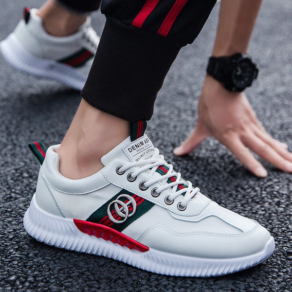 Modern férfi tornacipő fém elemmel és fűzővel három színben