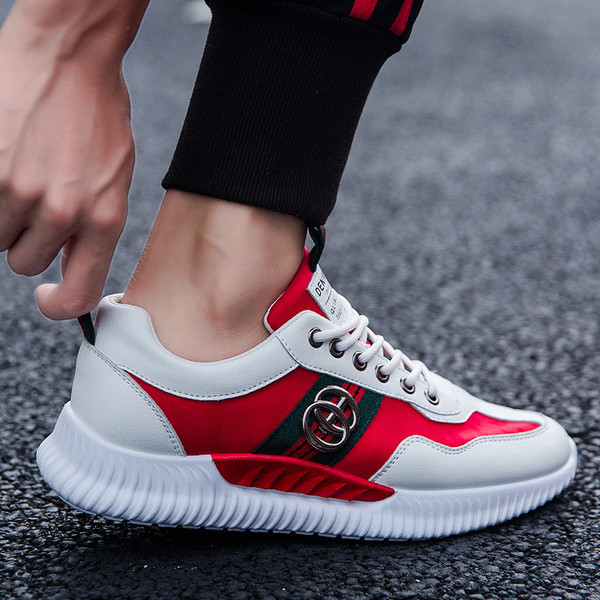 Modern férfi tornacipő fém elemmel és fűzővel három színben