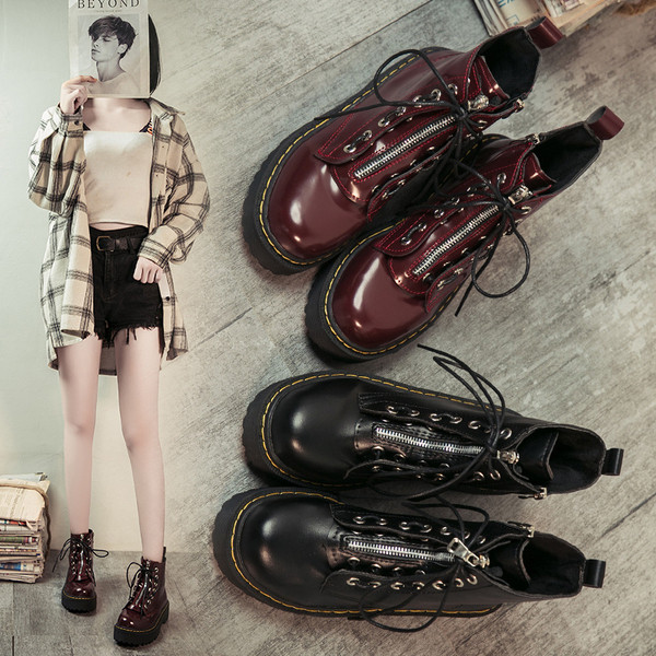 Bordó és fekete fűzős női csizma