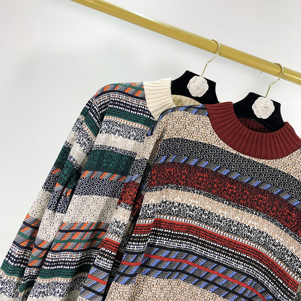 Дълга плетена рокля с шарен десен - две разцветки