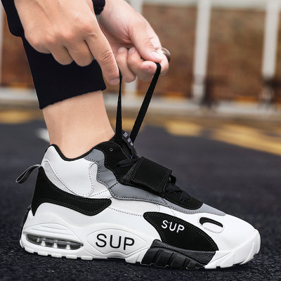 Μοντέρνα αθλητικά ανδρικά παπούτσια με κορδόνια σε τέσσερα χρώματα