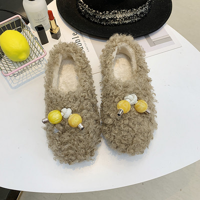 Γυναικείες σπιτικές παντόφλες με απαλή επένδυση και τρισδιάστατο στοιχείο σε διάφορα χρώματα