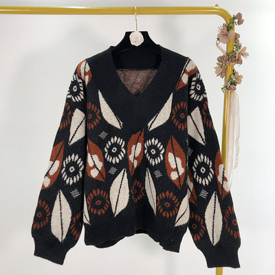 Γυναικείο πουλόβερ  με μοτίβο σε τρία χρώματα