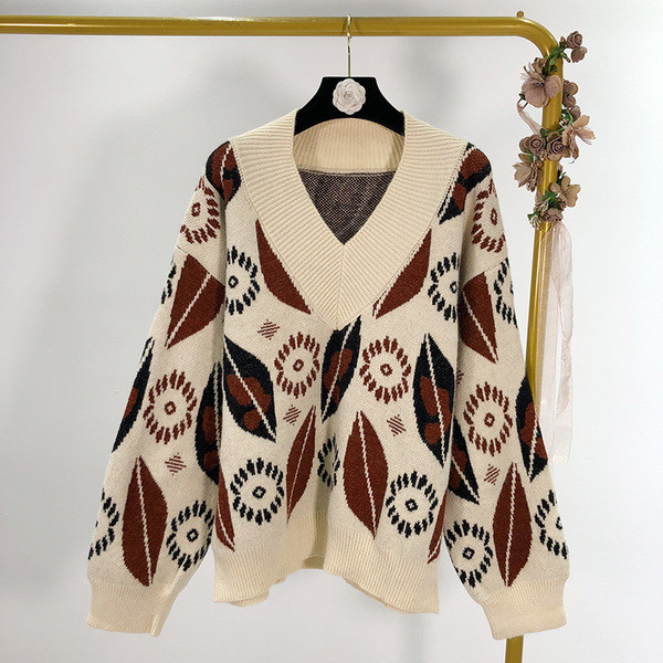 Γυναικείο πουλόβερ  με μοτίβο σε τρία χρώματα